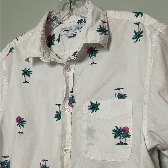 Old Navy White Palm Tree Print Men's Shirt - Picture 5 of 5